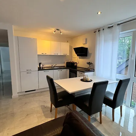 Relaxdays-apartments 1 Garten Und Pool-mitbenutzung, Wallbox, Kostenloser Parkplatz, Kontaktloser Checkin, Wifi Mit Smarttv Lejlighed Gütersloh