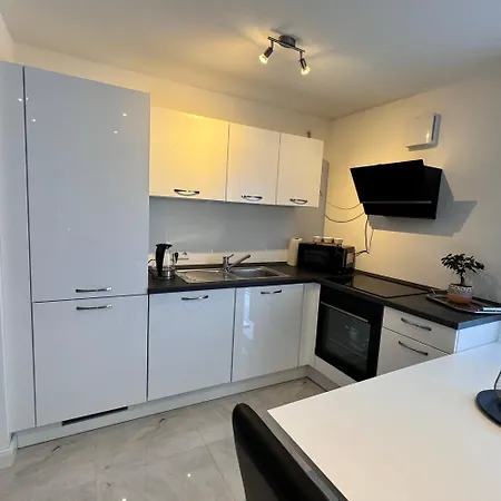 Relaxdays-apartments 1 Garten Und Pool-mitbenutzung, Wallbox, Kostenloser Parkplatz, Kontaktloser Checkin, Wifi Mit Smarttv アパート ギュータースロー